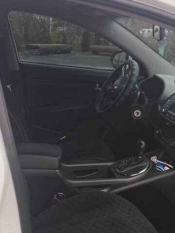 Белый Киа Sportage, объемом двигателя 2.36 л и пробегом 131 тыс. км за 14000 $, фото 15 на Automoto.ua