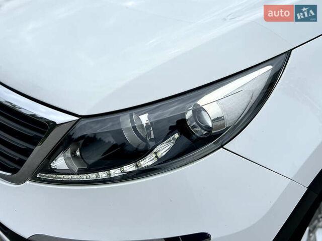 Белый Киа Sportage, объемом двигателя 2 л и пробегом 170 тыс. км за 15300 $, фото 17 на Automoto.ua
