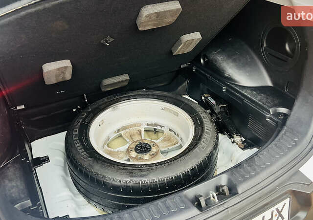 Белый Киа Sportage, объемом двигателя 2 л и пробегом 127 тыс. км за 11900 $, фото 13 на Automoto.ua