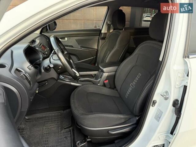 Белый Киа Sportage, объемом двигателя 2 л и пробегом 161 тыс. км за 10900 $, фото 31 на Automoto.ua