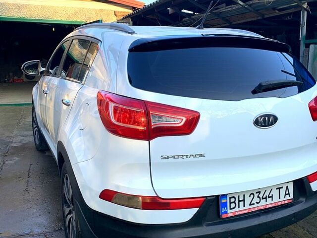 Белый Киа Sportage, объемом двигателя 2 л и пробегом 190 тыс. км за 13900 $, фото 2 на Automoto.ua