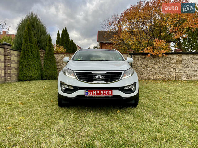 Белый Киа Sportage, объемом двигателя 2 л и пробегом 129 тыс. км за 15900 $, фото 1 на Automoto.ua