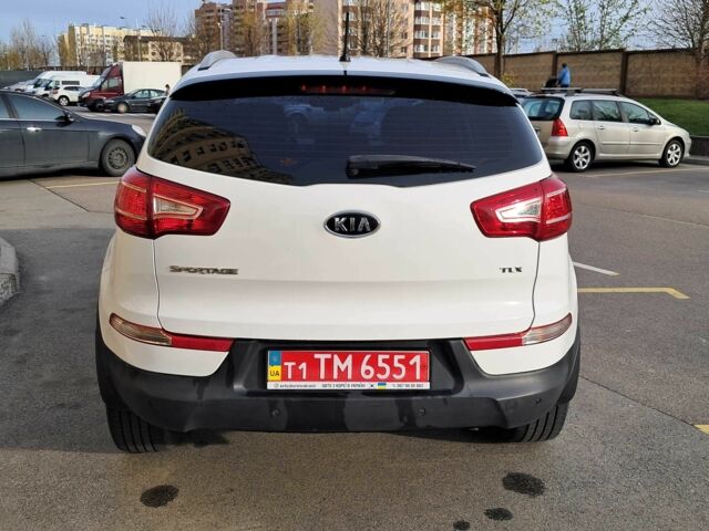 Белый Киа Sportage, объемом двигателя 2 л и пробегом 210 тыс. км за 14300 $, фото 12 на Automoto.ua