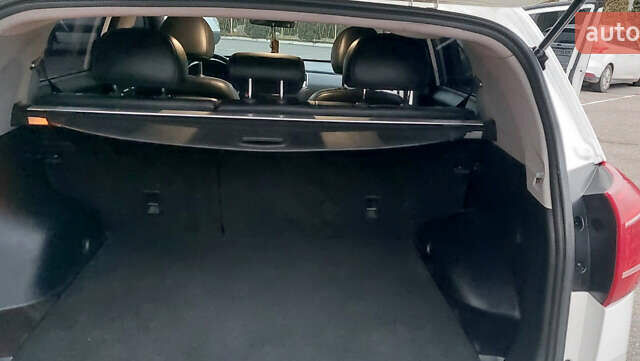 Белый Киа Sportage, объемом двигателя 2 л и пробегом 124 тыс. км за 13500 $, фото 13 на Automoto.ua