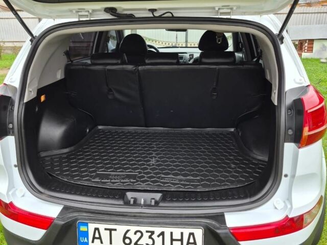 Білий Кіа Sportage, об'ємом двигуна 1.7 л та пробігом 98 тис. км за 13300 $, фото 3 на Automoto.ua