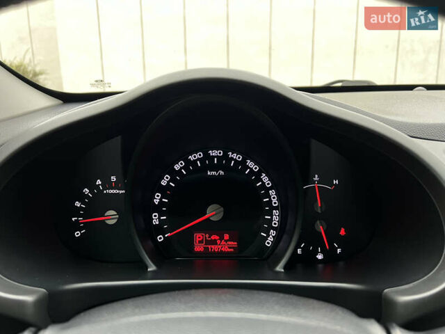 Белый Киа Sportage, объемом двигателя 2 л и пробегом 170 тыс. км за 15300 $, фото 51 на Automoto.ua