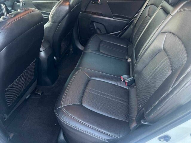 Белый Киа Sportage, объемом двигателя 2 л и пробегом 170 тыс. км за 13500 $, фото 13 на Automoto.ua