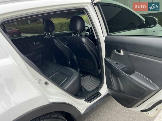 Белый Киа Sportage, объемом двигателя 2 л и пробегом 170 тыс. км за 15300 $, фото 36 на Automoto.ua