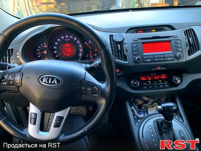 Белый Киа Sportage, объемом двигателя 2 л и пробегом 190 тыс. км за 13900 $, фото 3 на Automoto.ua