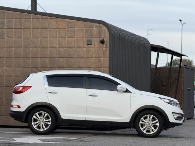 Білий Кіа Sportage, об'ємом двигуна 2 л та пробігом 161 тис. км за 10900 $, фото 3 на Automoto.ua
