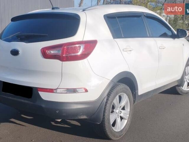 Белый Киа Sportage, объемом двигателя 2.36 л и пробегом 131 тыс. км за 14000 $, фото 10 на Automoto.ua