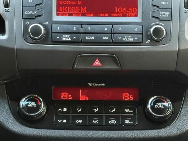 Білий Кіа Sportage, об'ємом двигуна 2 л та пробігом 161 тис. км за 10900 $, фото 11 на Automoto.ua