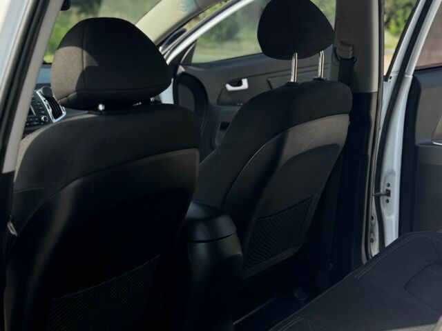 Белый Киа Sportage, объемом двигателя 2 л и пробегом 201 тыс. км за 9000 $, фото 11 на Automoto.ua