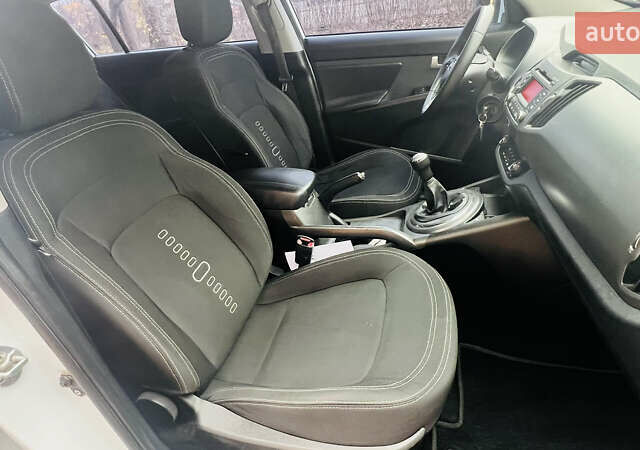 Белый Киа Sportage, объемом двигателя 2 л и пробегом 127 тыс. км за 11900 $, фото 25 на Automoto.ua
