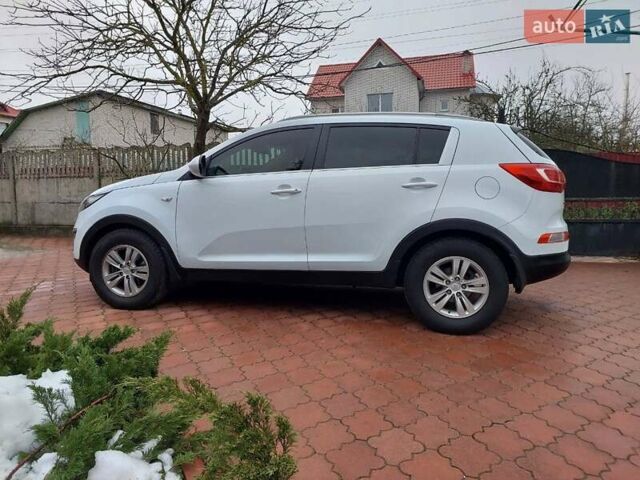 Белый Киа Sportage, объемом двигателя 1.69 л и пробегом 170 тыс. км за 11999 $, фото 9 на Automoto.ua