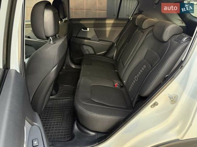 Белый Киа Sportage, объемом двигателя 2 л и пробегом 161 тыс. км за 10900 $, фото 33 на Automoto.ua