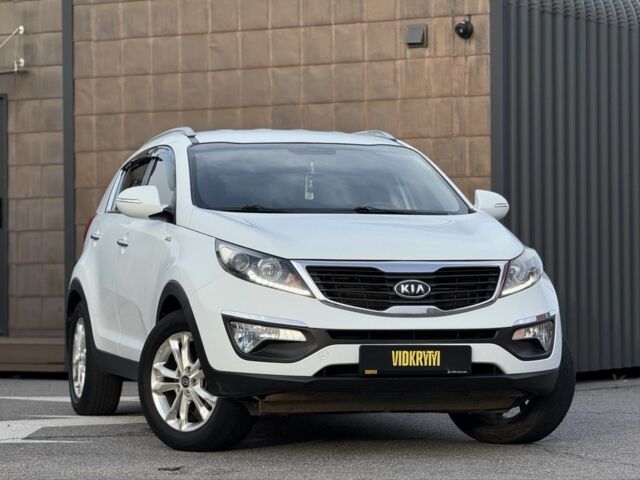 Білий Кіа Sportage, об'ємом двигуна 2 л та пробігом 161 тис. км за 10900 $, фото 2 на Automoto.ua