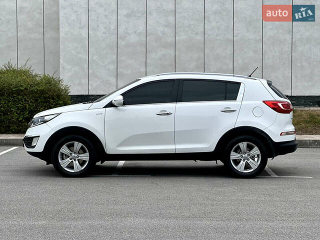 Белый Киа Sportage, объемом двигателя 2 л и пробегом 170 тыс. км за 15300 $, фото 12 на Automoto.ua