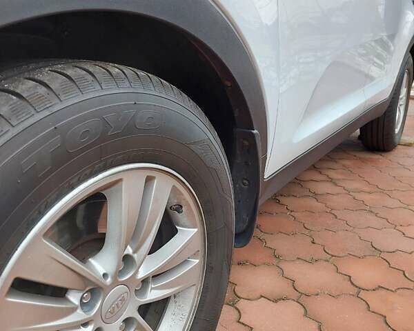 Белый Киа Sportage, объемом двигателя 1.69 л и пробегом 170 тыс. км за 11999 $, фото 31 на Automoto.ua