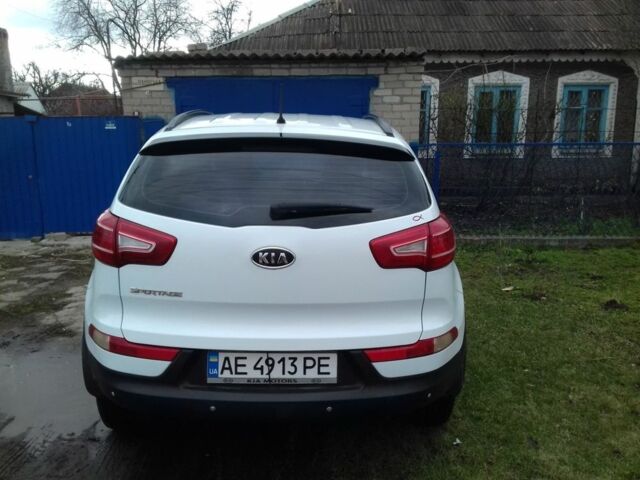 Белый Киа Sportage, объемом двигателя 2 л и пробегом 152 тыс. км за 13150 $, фото 7 на Automoto.ua