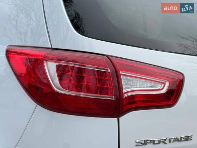 Білий Кіа Sportage, об'ємом двигуна 1.69 л та пробігом 194 тис. км за 10995 $, фото 14 на Automoto.ua