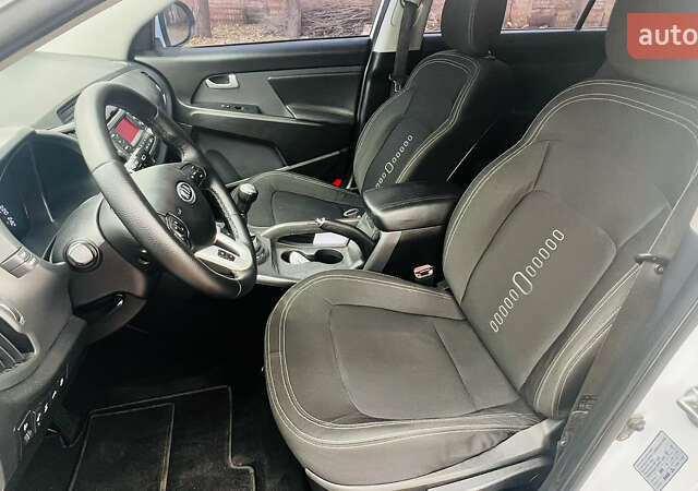 Белый Киа Sportage, объемом двигателя 2 л и пробегом 127 тыс. км за 11900 $, фото 21 на Automoto.ua