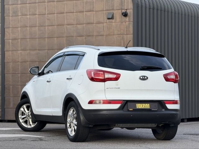 Білий Кіа Sportage, об'ємом двигуна 2 л та пробігом 161 тис. км за 10900 $, фото 5 на Automoto.ua