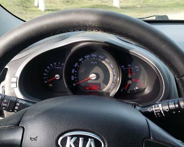 Белый Киа Sportage, объемом двигателя 2 л и пробегом 171 тыс. км за 12000 $, фото 14 на Automoto.ua