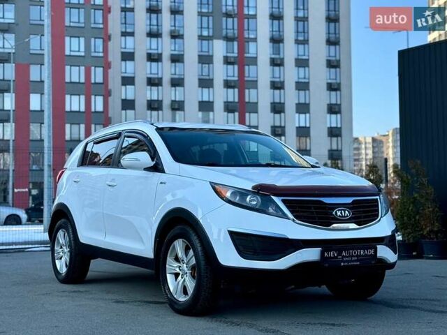 Белый Киа Sportage, объемом двигателя 2.36 л и пробегом 202 тыс. км за 12000 $, фото 3 на Automoto.ua