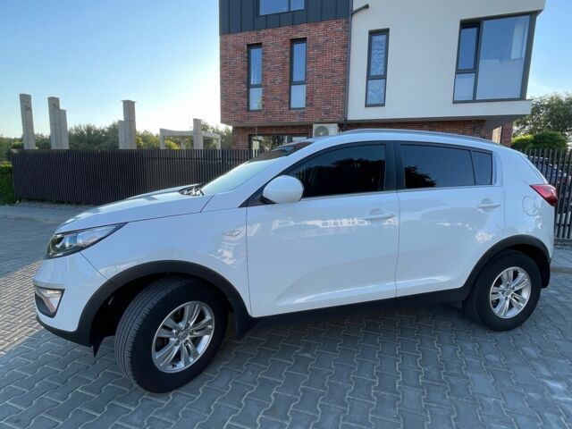 Білий Кіа Sportage, об'ємом двигуна 1.7 л та пробігом 201 тис. км за 11500 $, фото 3 на Automoto.ua