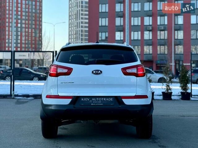 Белый Киа Sportage, объемом двигателя 2.36 л и пробегом 202 тыс. км за 12000 $, фото 5 на Automoto.ua