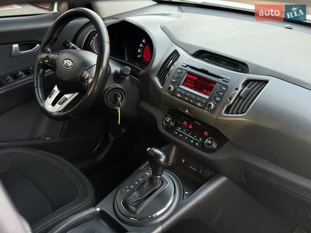 Белый Киа Sportage, объемом двигателя 2 л и пробегом 161 тыс. км за 10900 $, фото 35 на Automoto.ua