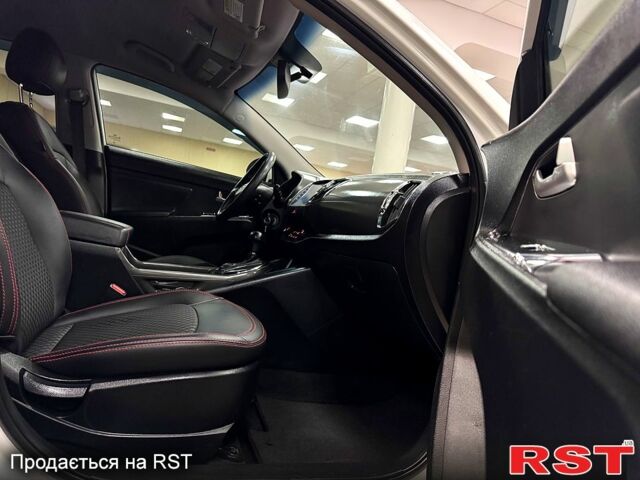 Белый Киа Sportage, объемом двигателя 2.4 л и пробегом 118 тыс. км за 11500 $, фото 8 на Automoto.ua
