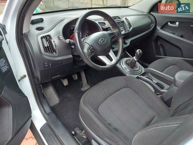 Белый Киа Sportage, объемом двигателя 1.69 л и пробегом 170 тыс. км за 11999 $, фото 19 на Automoto.ua