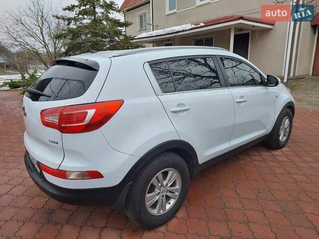 Белый Киа Sportage, объемом двигателя 1.69 л и пробегом 170 тыс. км за 11999 $, фото 6 на Automoto.ua