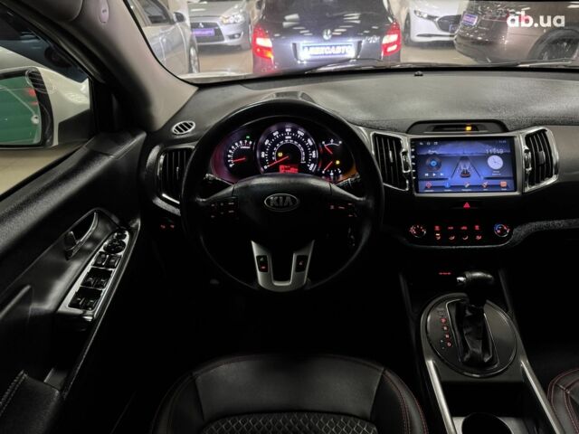 Белый Киа Sportage, объемом двигателя 0 л и пробегом 118 тыс. км за 11500 $, фото 9 на Automoto.ua
