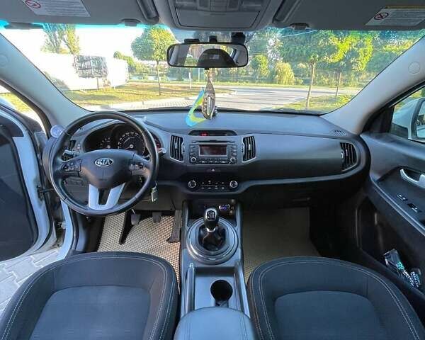 Белый Киа Sportage, объемом двигателя 1.69 л и пробегом 205 тыс. км за 11500 $, фото 16 на Automoto.ua