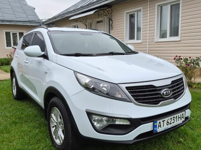 Білий Кіа Sportage, об'ємом двигуна 1.7 л та пробігом 98 тис. км за 13300 $, фото 4 на Automoto.ua