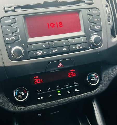 Белый Киа Sportage, объемом двигателя 2 л и пробегом 127 тыс. км за 11900 $, фото 15 на Automoto.ua