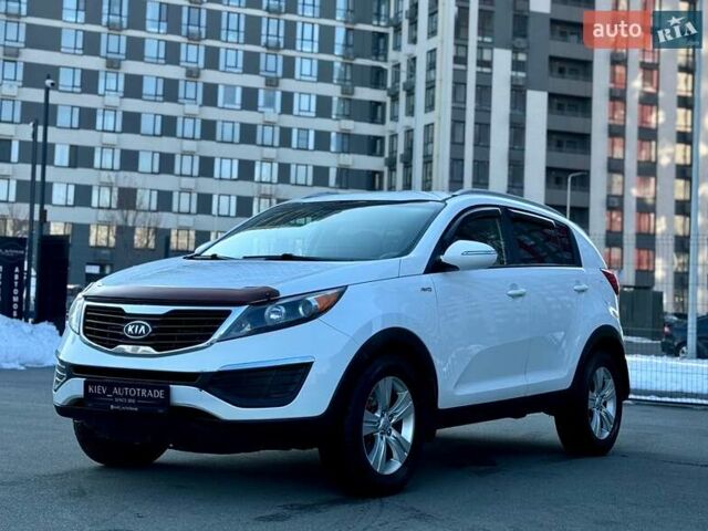 Белый Киа Sportage, объемом двигателя 2.36 л и пробегом 202 тыс. км за 12000 $, фото 4 на Automoto.ua