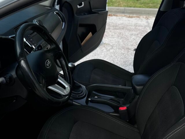 Белый Киа Sportage, объемом двигателя 2 л и пробегом 201 тыс. км за 9000 $, фото 14 на Automoto.ua
