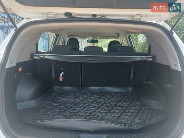 Белый Киа Sportage, объемом двигателя 2 л и пробегом 149 тыс. км за 13700 $, фото 13 на Automoto.ua