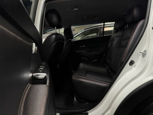 Белый Киа Sportage, объемом двигателя 2.4 л и пробегом 118 тыс. км за 11500 $, фото 10 на Automoto.ua