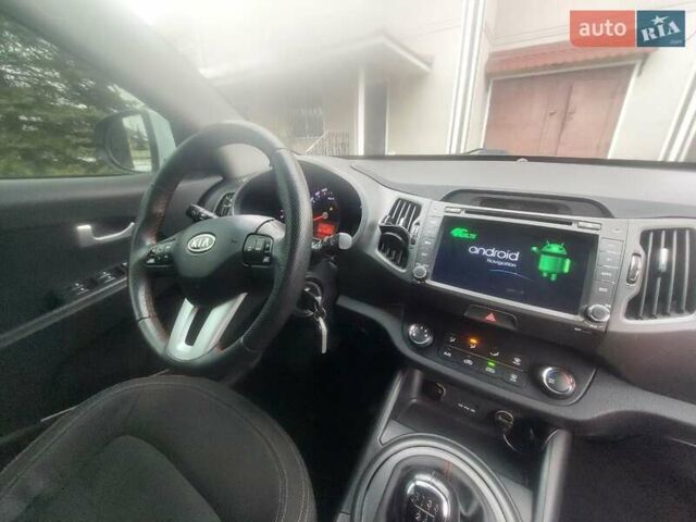 Белый Киа Sportage, объемом двигателя 1.69 л и пробегом 170 тыс. км за 11999 $, фото 13 на Automoto.ua