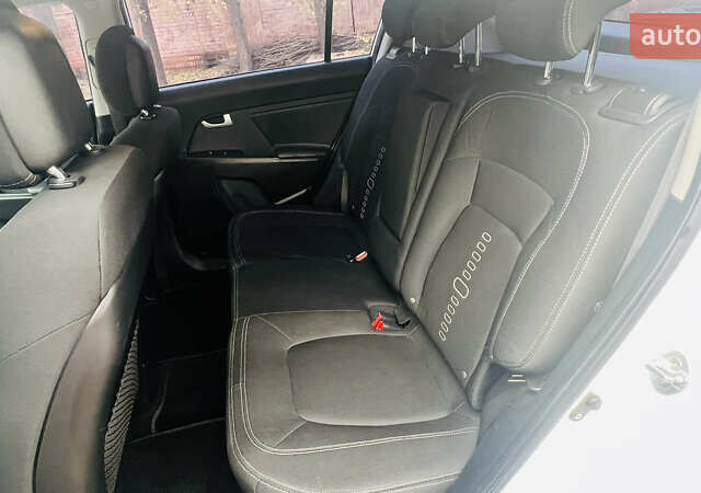 Белый Киа Sportage, объемом двигателя 2 л и пробегом 127 тыс. км за 11900 $, фото 22 на Automoto.ua