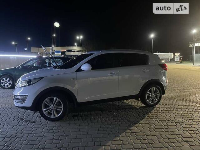 Белый Киа Sportage, объемом двигателя 1.7 л и пробегом 90 тыс. км за 14000 $, фото 7 на Automoto.ua