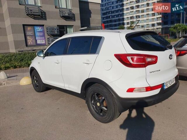 Белый Киа Sportage, объемом двигателя 2 л и пробегом 198 тыс. км за 10500 $, фото 3 на Automoto.ua
