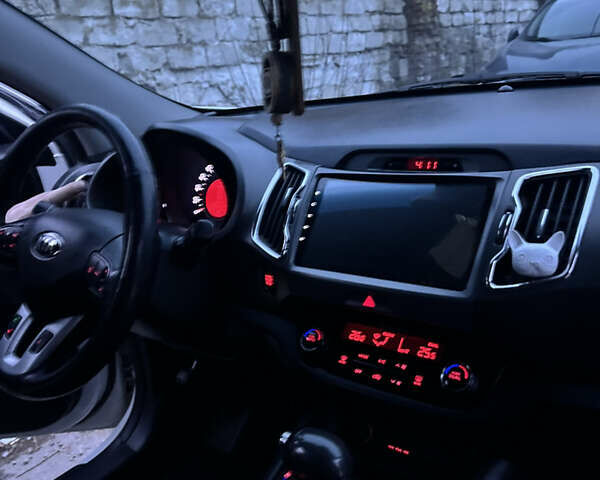 Белый Киа Sportage, объемом двигателя 2 л и пробегом 124 тыс. км за 13500 $, фото 31 на Automoto.ua