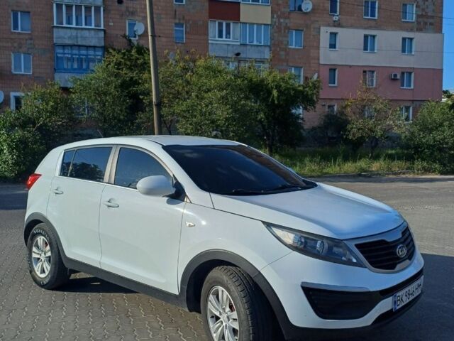 Белый Киа Sportage, объемом двигателя 1.7 л и пробегом 1 тыс. км за 12700 $, фото 4 на Automoto.ua