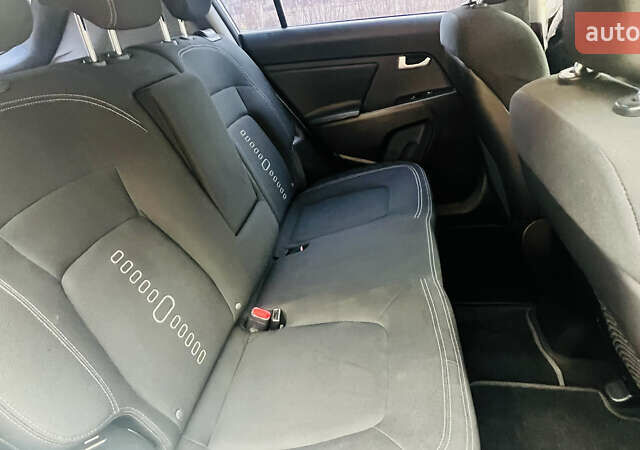 Белый Киа Sportage, объемом двигателя 2 л и пробегом 127 тыс. км за 11900 $, фото 23 на Automoto.ua